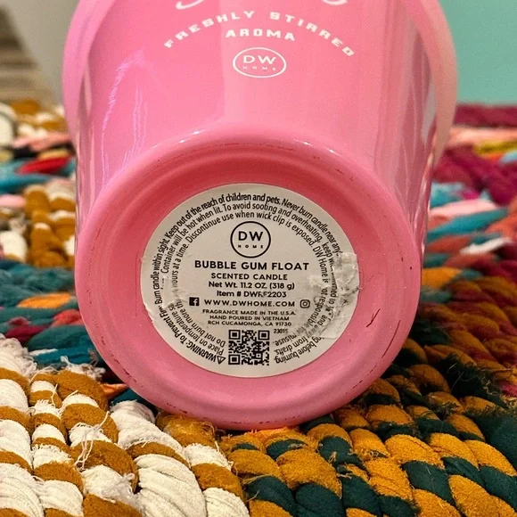 DW Home Bubble Gum single wick Candle - Picture 3 of 5